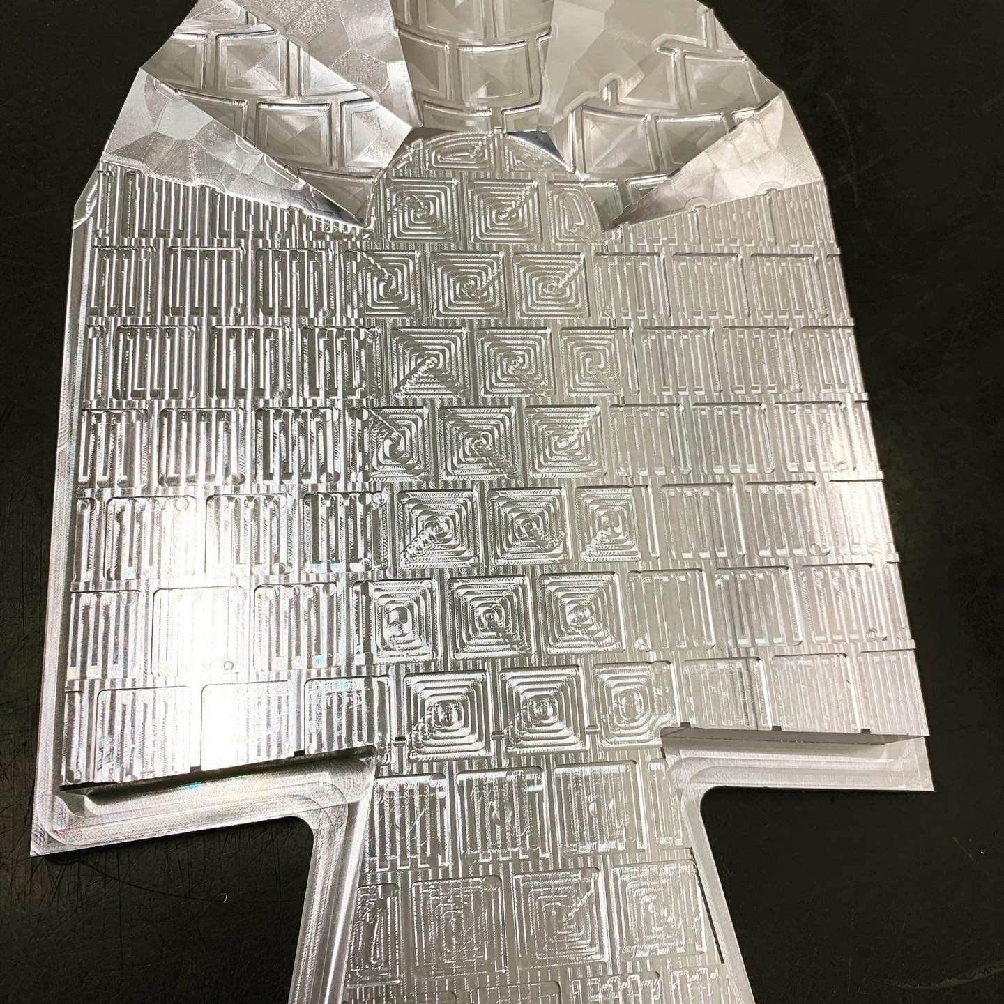 日本ジオニック株式会社,金属加工,金属精密加工,溶接、製缶,マシニング,旋盤,NC旋盤,フライス,町工場,3次元加工